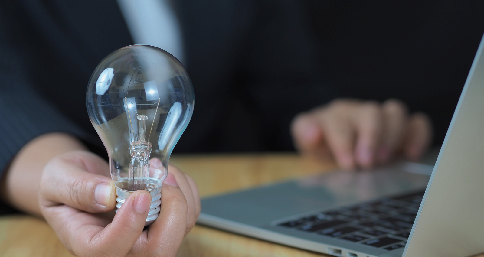 Lanzar Tu Negocio Digital y Asegurar tus Primeros Ingresos